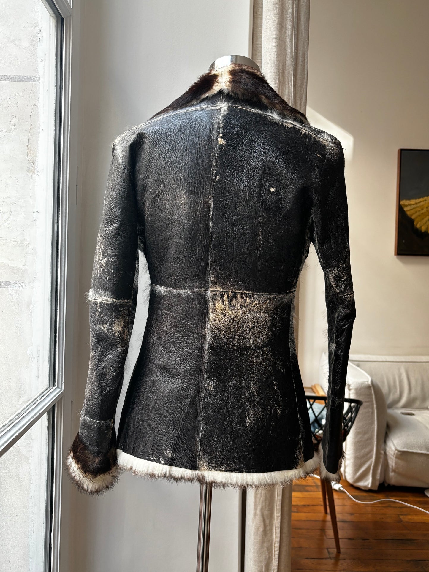 Vintage leather jacket with fur details
