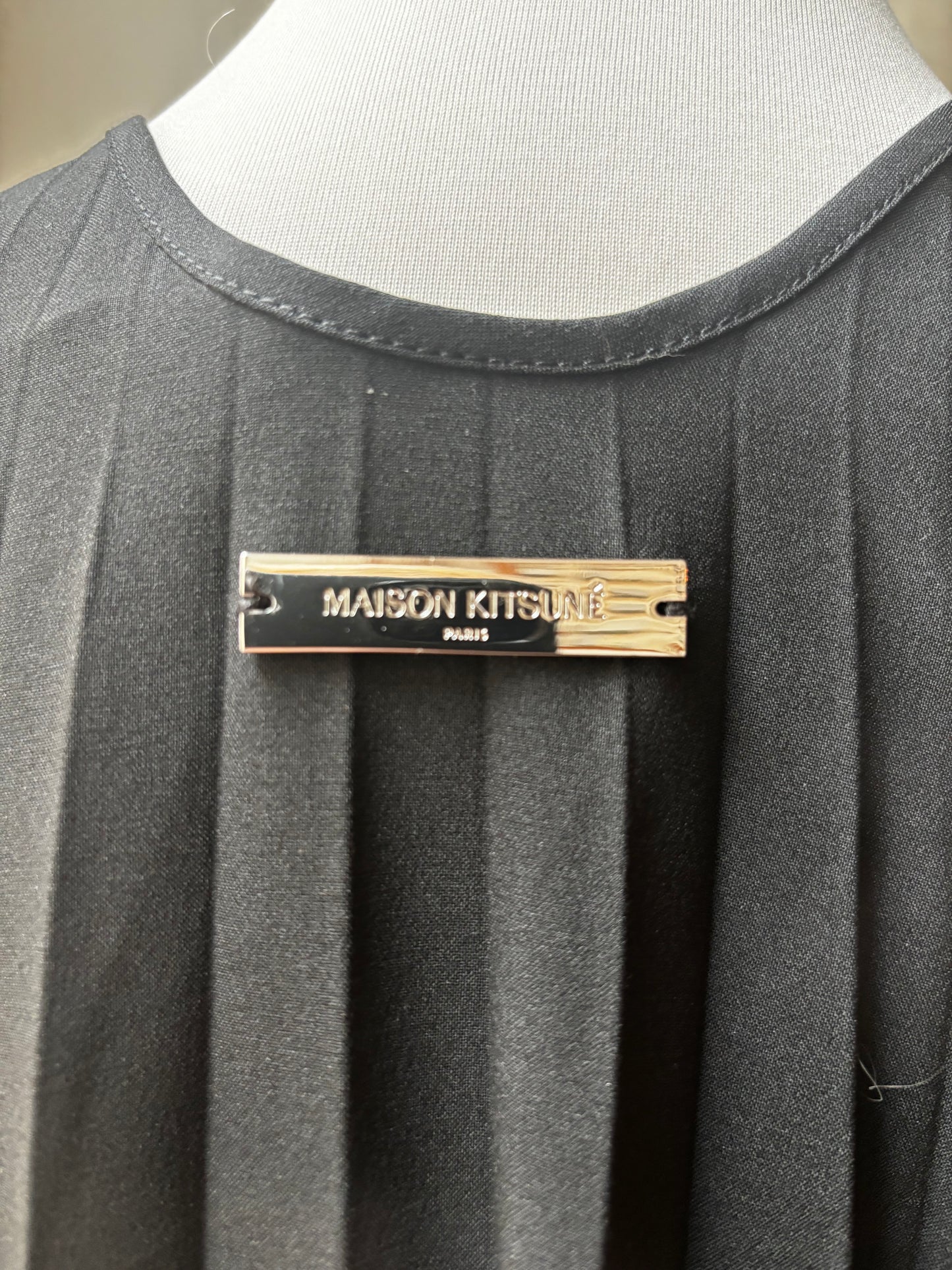 Maison Kitsune pleated sleeveless dress