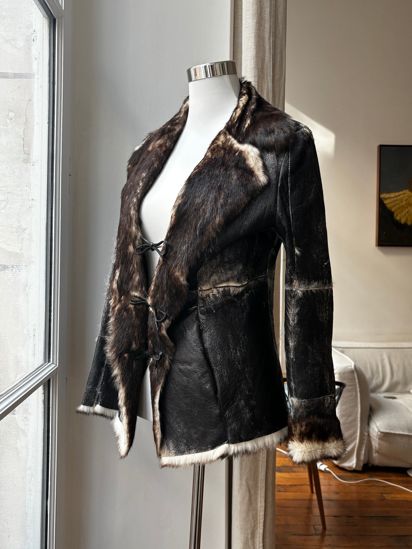 Vintage leather jacket with fur details
