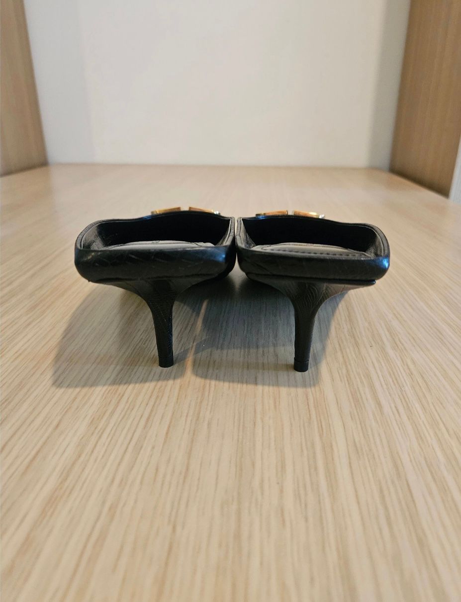 Balenciaga knife mule